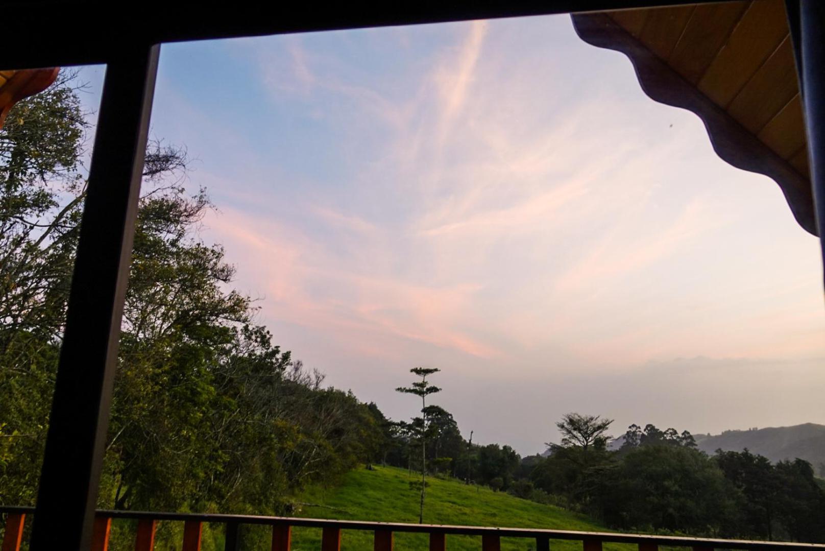 Cabana Indira Monteverde Екстериор снимка